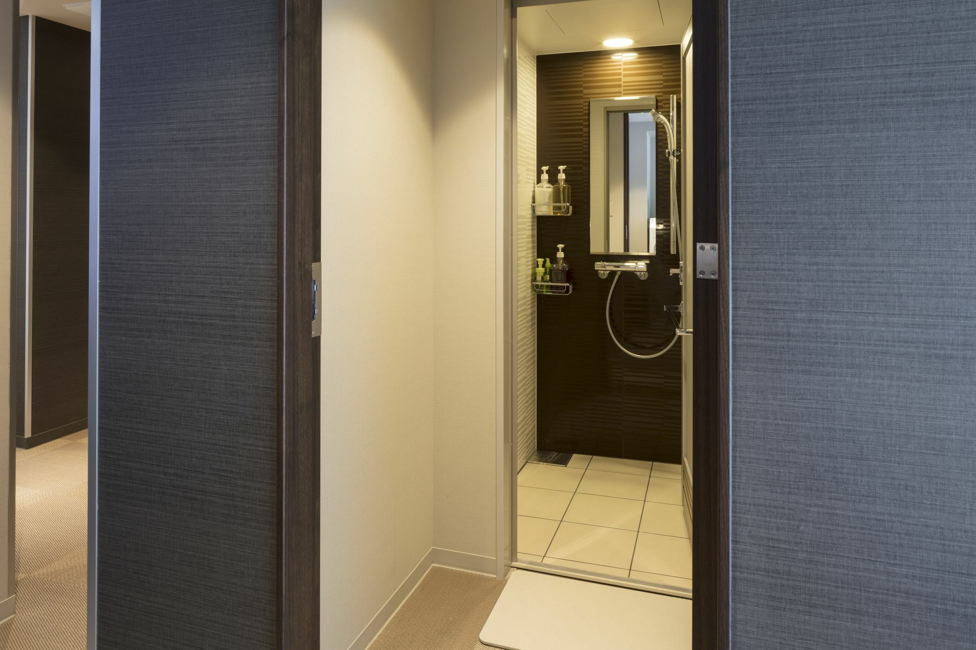 First Cabin Nishiazabu Токіо Екстер'єр фото