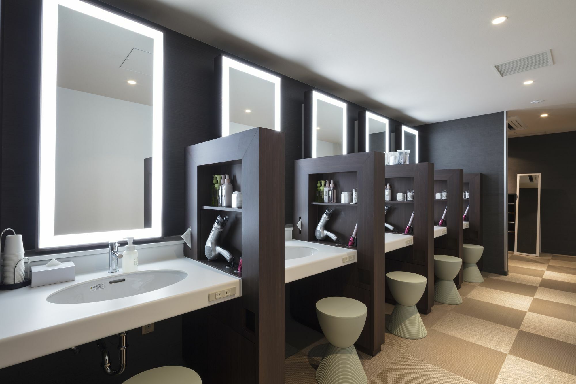 First Cabin Nishiazabu Токіо Екстер'єр фото